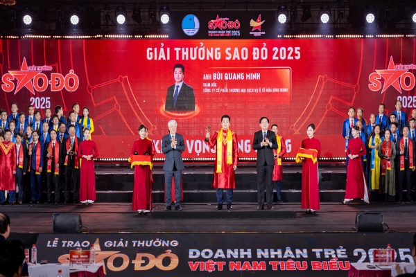 VINH DANH 10 DOANH NHÂN XUẤT SẮC NHẬN GIẢI THƯỞNG SAO ĐỎ NĂM 2025